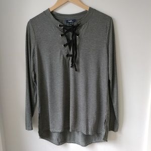 291.  Angels top - Size L